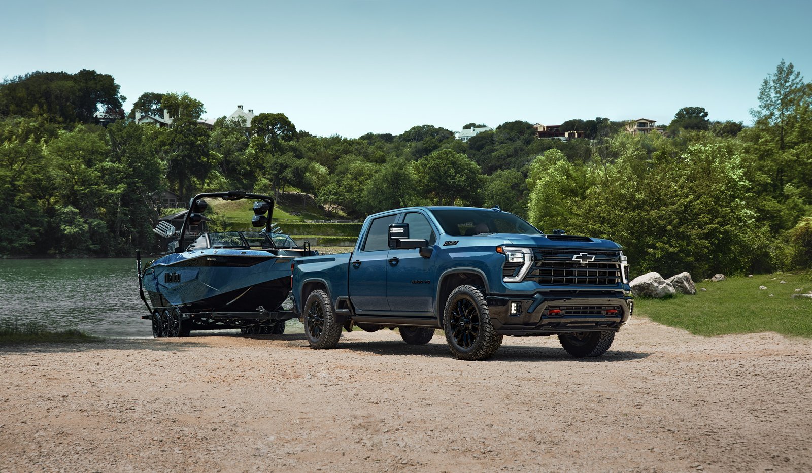 Silverado HD 2500 towing a wake boat at the ramp